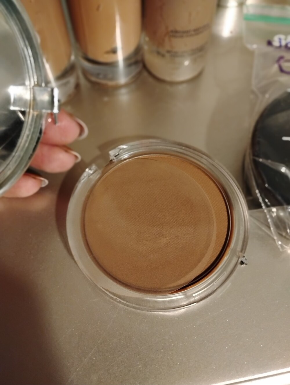 MAC Cosmetics Foundation & Tinted Primer Bundle in Beige-Tan - Picture 3 of 12